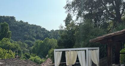 Apartment with exclusive outdoor pool