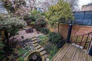 Property grounds - The Porchester Gardens - 4BDR with shared garden (Greater London)