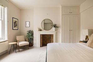 2 chambres, fer et planche à repasser, Wi-Fi, draps fournis