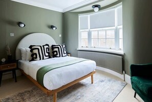 3 chambres, fer et planche à repasser, Wi-Fi, draps fournis