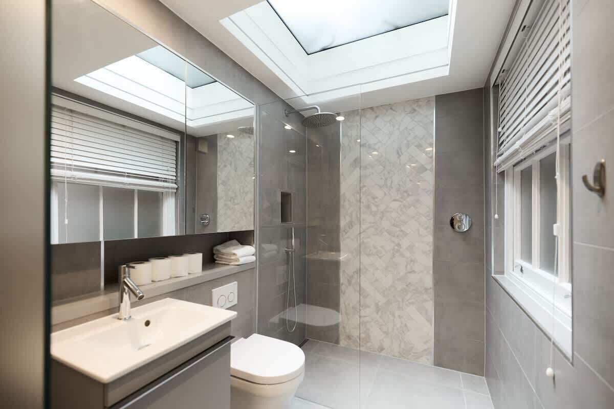 Douche, séchoir à cheveux