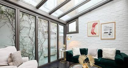 The Notting Hill Gate Crib