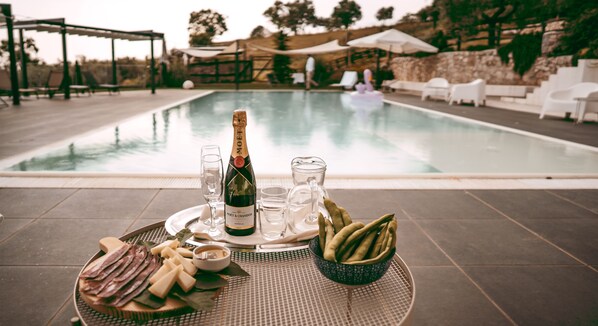 Alberca al aire libre por temporada