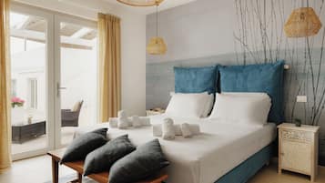 Deluxe Double Room | Meja, Wi-fi percuma