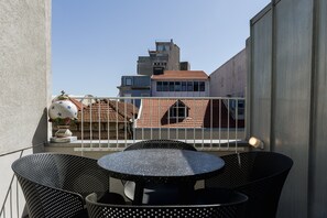 Apartment | Outdoor dining