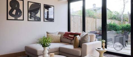 Televisión y oficina