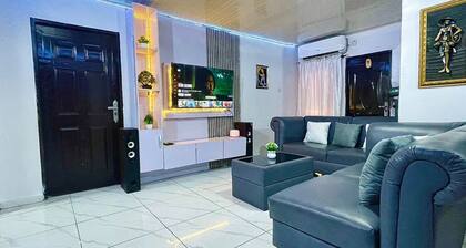 Luxury 5-bedroom apartment in Ikeja Lagos with Wi-Fi, Netflix & full AC comfort!