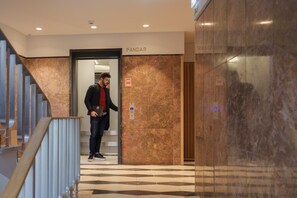 アパートメント | フロント