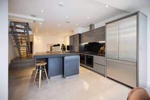 Fridge, microwave, oven, dishwasher