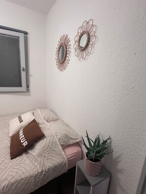 1 chambre, fer et planche à repasser, Wi-Fi gratuit