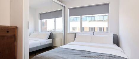 2 chambres, fer et planche à repasser, Wi-Fi, draps fournis