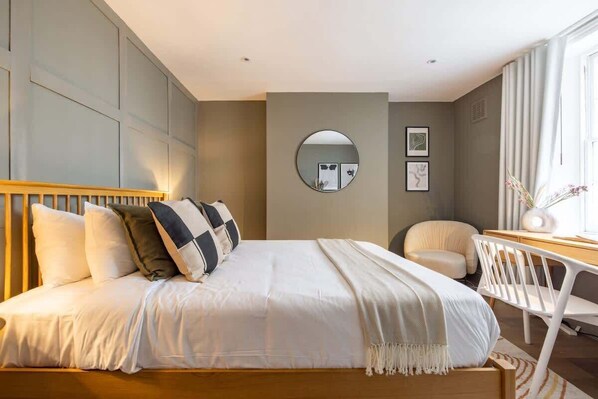 2 bedrooms, iron/ironing board, WiFi, bed sheets