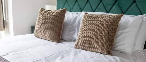 3 chambres, fer et planche à repasser, Wi-Fi, draps fournis