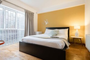 6 habitaciones, tabla de planchar con plancha, wifi y ropa de cama