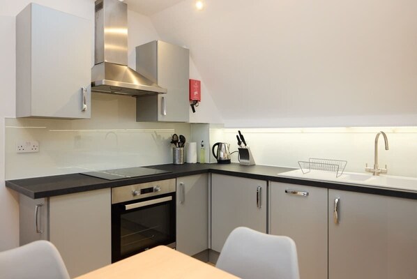Microwave, oven, dishwasher, electric kettle