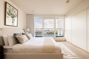 3 chambres, fer et planche à repasser, Wi-Fi, draps fournis