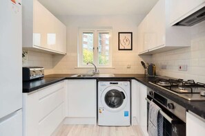 Ofen, Toaster, Kochgeschirr/Geschirr/Besteck