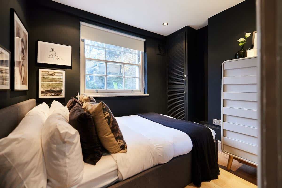 1 habitación, tabla de planchar con plancha, wifi y ropa de cama 