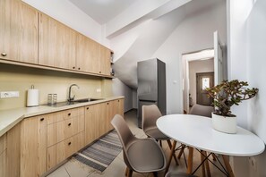 Elektrikli su ısıtıcısı, ekmek kızartma makinesi 