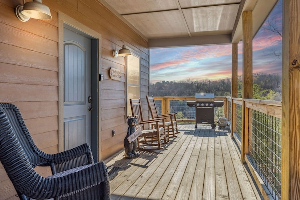 Cabin, 4 Bedrooms | Terrace/patio