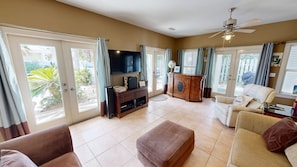 House, 3 Bedrooms | Living area