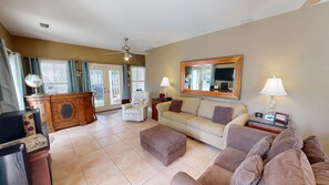 Living area - 1 Cozy Cove 3 Bedroom Home (Destin)