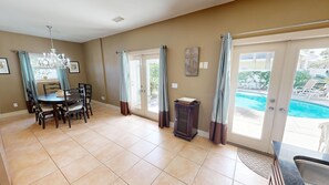 House, 3 Bedrooms | Dining