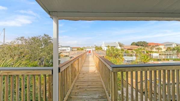 House, 5 Bedrooms | Property grounds