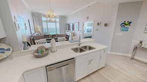 Condo, 3 habitaciones | Interior