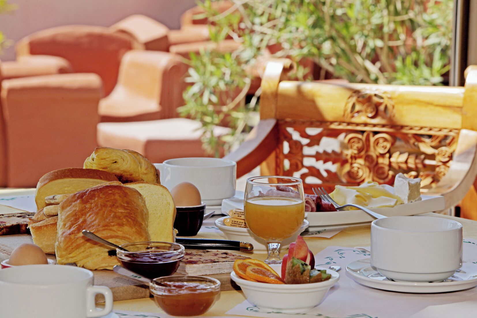 Dagelijks ontbijtbuffet (EUR 14 per persoon)