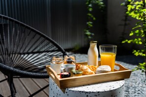 Outdoor dining - Feel Porto Matosinhos City Flat I (Matosinhos)