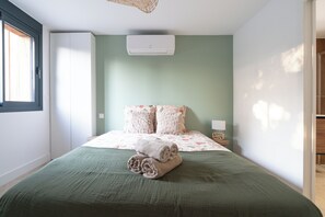 3 bedrooms, iron/ironing board, WiFi, bed sheets - Pontoon house on the banks of the Cazaux canal (La Teste-de-Buch)