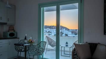 Appartamento, 1 camera da letto, balcone, vista mare | Ferro/asse da stiro, Wi-Fi gratuito
