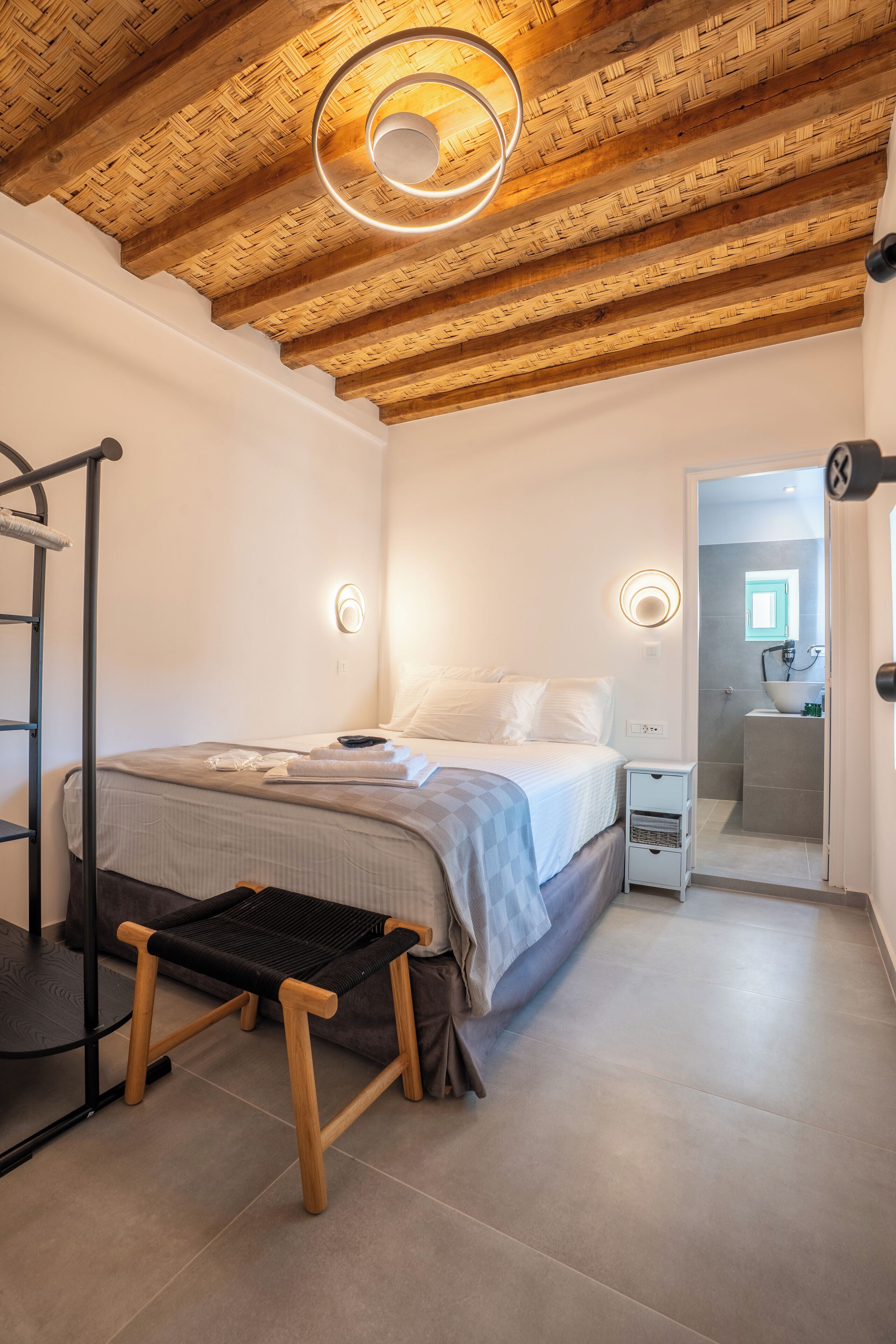 Tabla de planchar con plancha y wifi gratis 