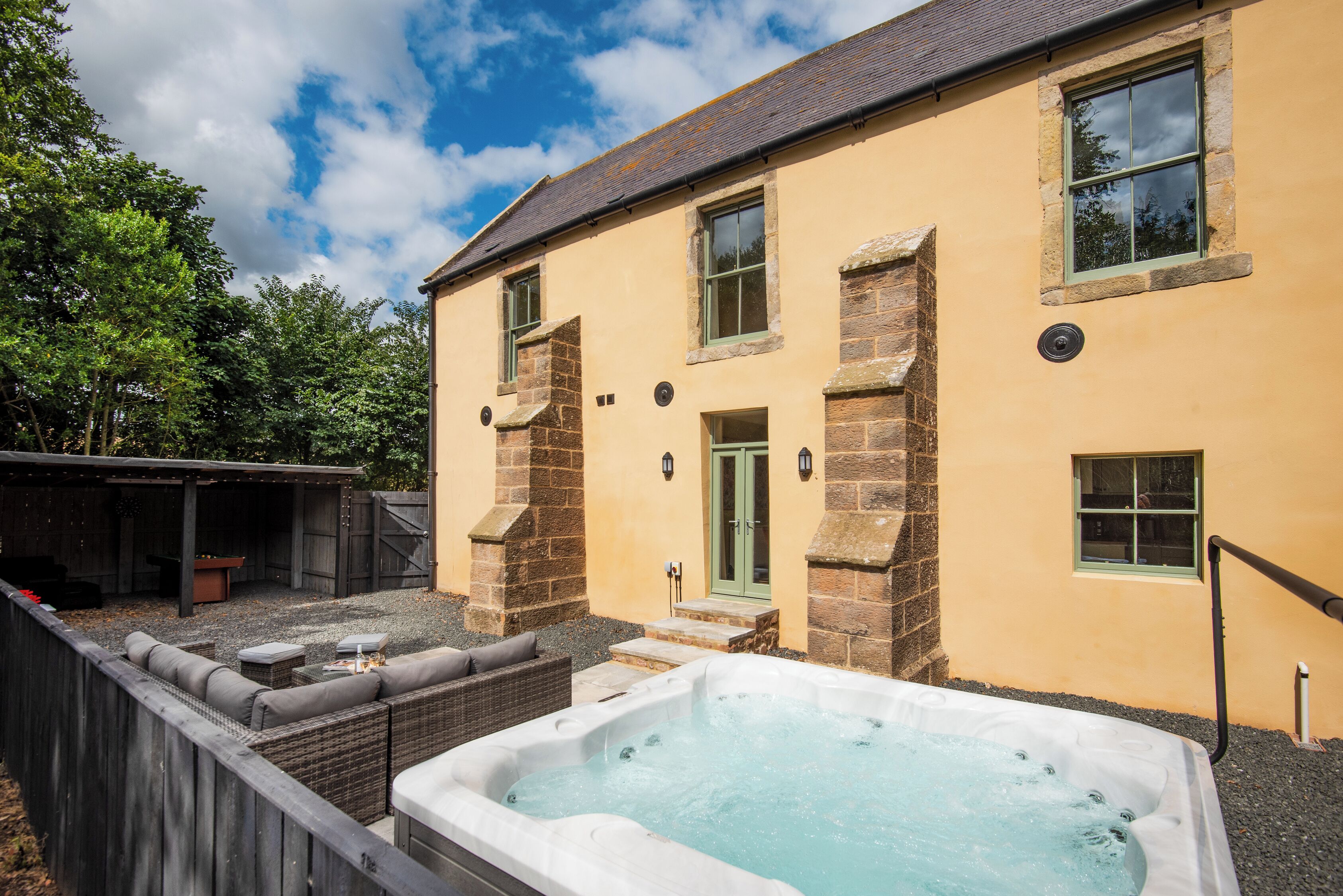 Bain à remous extérieur