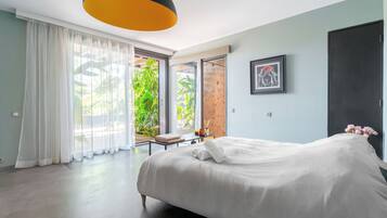 3 chambres, fer et planche à repasser, Wi-Fi, draps fournis