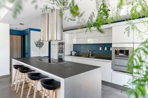 Mikrobølgeovn, ovn, kogeplade, opvaskemaskine