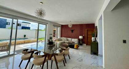 Luxury villa for rent just 3 minutes from the most beautiful beach in the East.