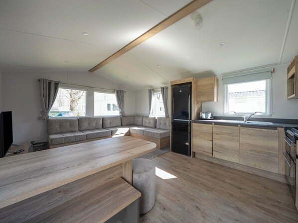 Interior - Kingfisher Caravan - Billing Aquadrome (Northampton)