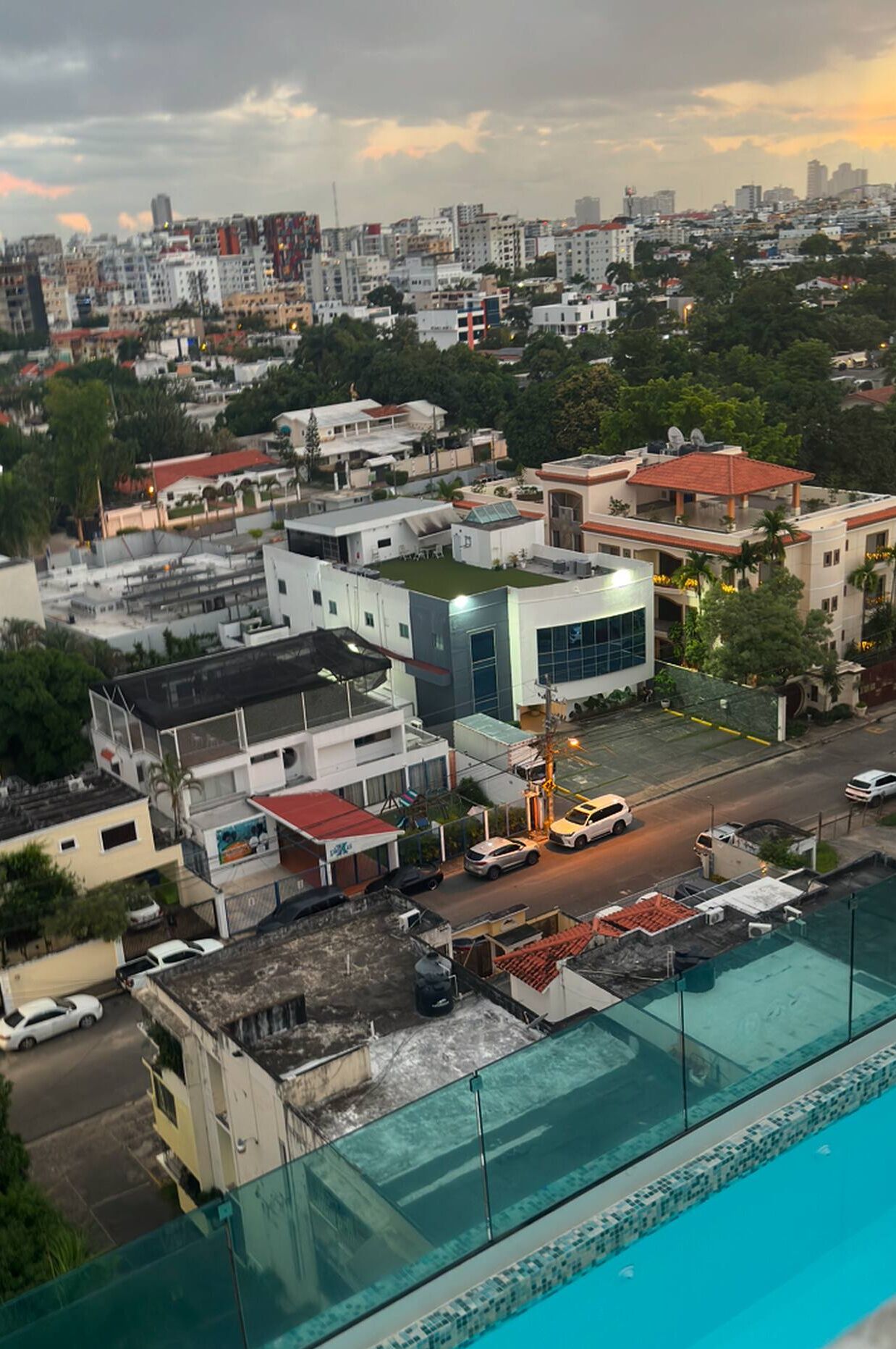 Habitación, 1 habitación, accesible para personas con discapacidad, balcón | Piscina | Una piscina cubierta