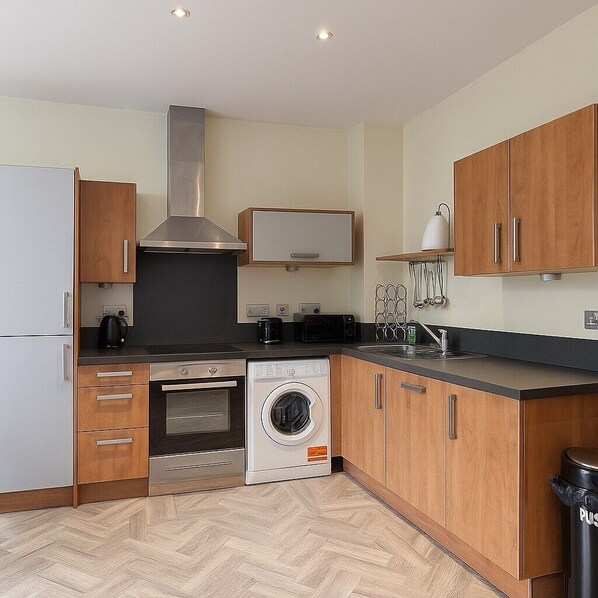 Fridge, microwave, oven, stovetop