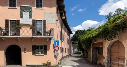 Lake Orta family retreat with lakefront garden