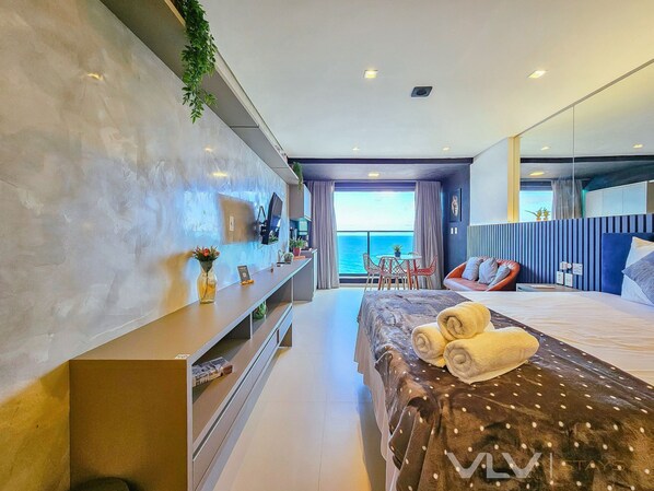 Studio | Laptop workspace, blackout curtains, free WiFi