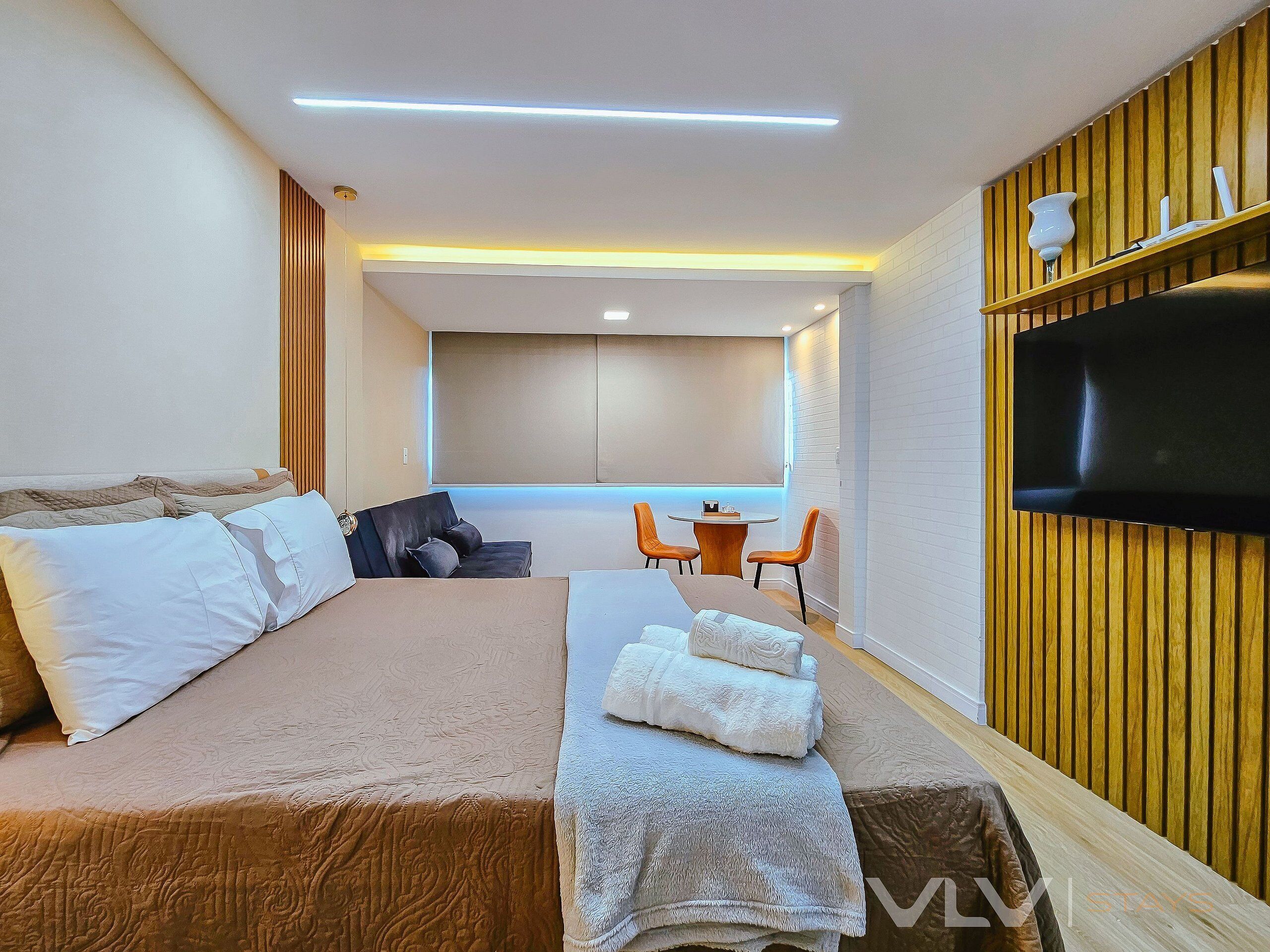 Club Apartment | Laptop workspace, blackout drapes, free WiFi