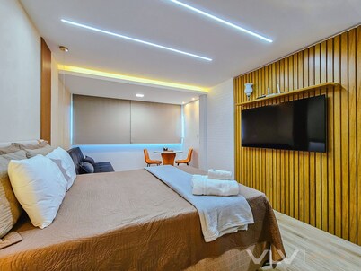 Art Studio by VLV Stays