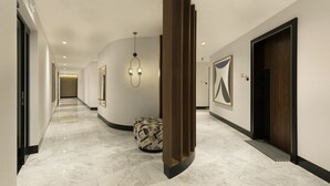 Pintu masuk interior