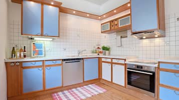 Oven, stovetop, dishwasher