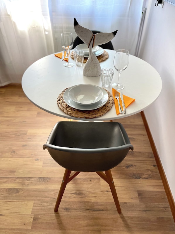 Comfort Studio, City View | Living area