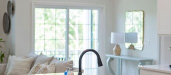 Modern 2BR Condo | *Near LU* | Wi-Fi & Smart TVs