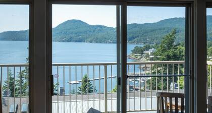 Adventure Awaits—Secluded Orcas Island Stay | Hillside 1940